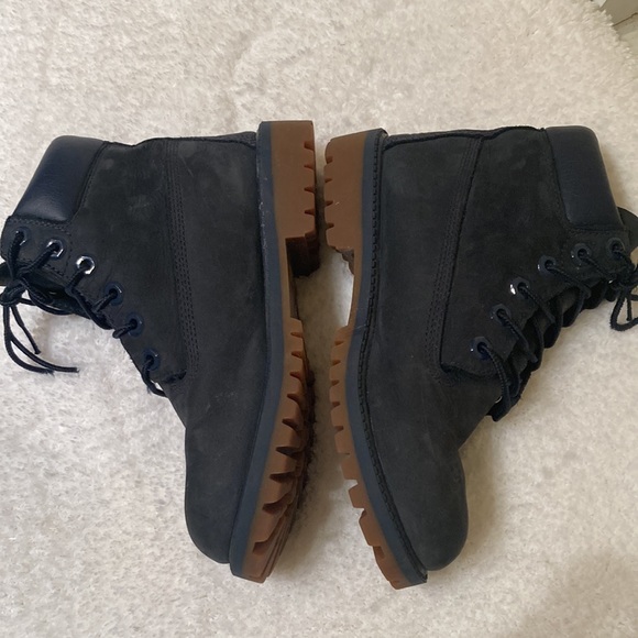 Timberland Premium big kids waterproof boots in great condition size 4 - Picture 3 of 6